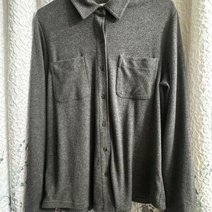 Gray Button-Up Shirt/Outerwear Cardigan